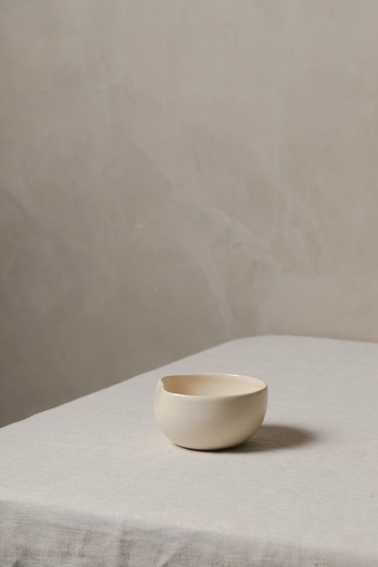 Salsera de cerámica crema